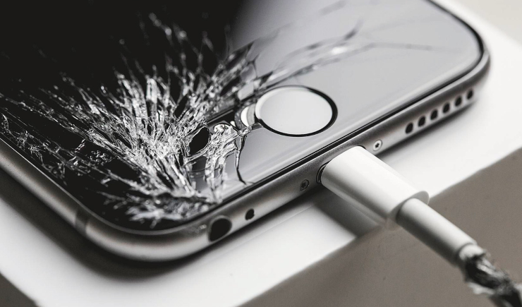 Спрос на ремонт iPhone в России взлетел