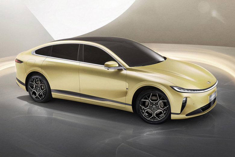 В России появятся автомобили нового китайского бренда Qiyuan. Пока они едут, учимся правильно произносить название