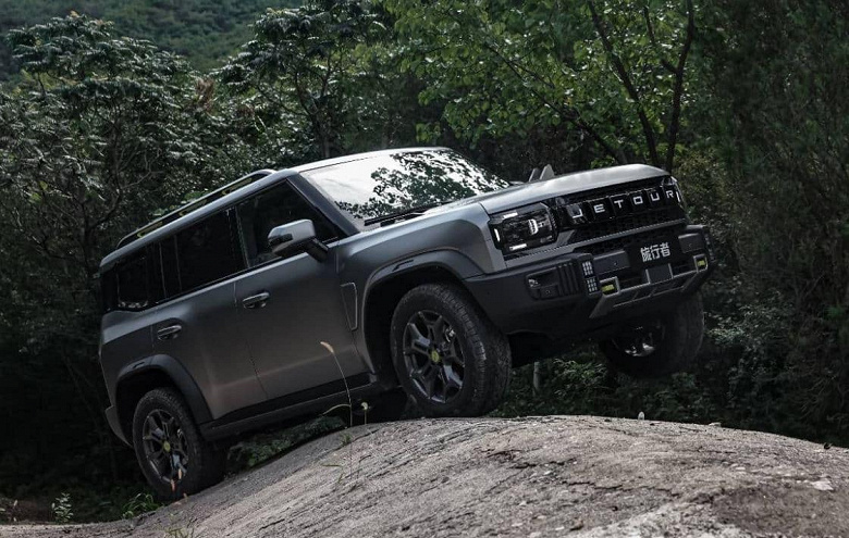 Новый внедорожник Chery от дизайнера Porsche с палаткой на крыше. Много фото и подробности о Jetour Traveler