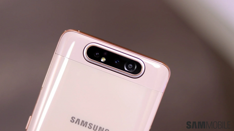 Samsung обновила сразу несколько недорогих смартфонов до Android 10