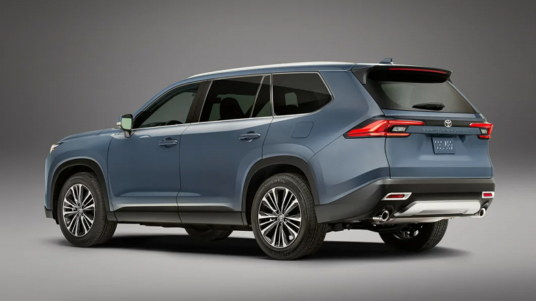 Toyota Grand Highlander 2024 с полноценным третьим рядом для троих взрослых добрался до России. Цена оказалась гораздо выше обещанной