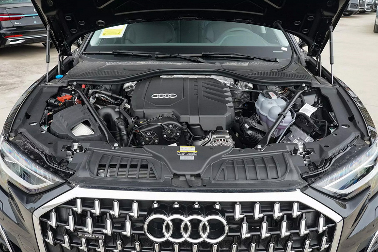 Большой статусной машине – маленький мотор. «Растянутый» представительский седан Audi A8L получил 2,0-литровый двигатель