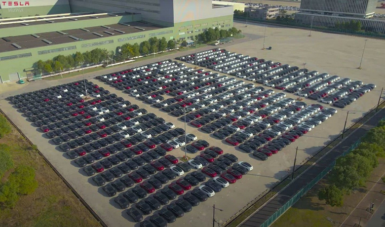 Тысячи обновлённых Tesla Model 3 сфотографировали перед отправкой в Европу