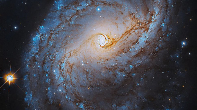 Ракурс прямо в сердце: «Хаббл» сделал детальное изображение спиральной галактики NGC 6951