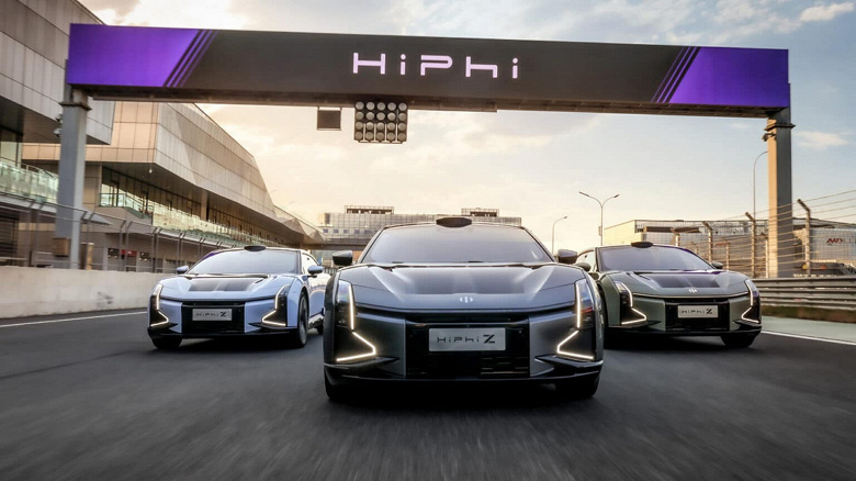Крутой китайский седан HiPhi Z подешевел на 18%. Представлен HiPhi Z City Version: 672 л.с., полный привод, автопилот, полноуправляемое шасси и 8 лет гарантии