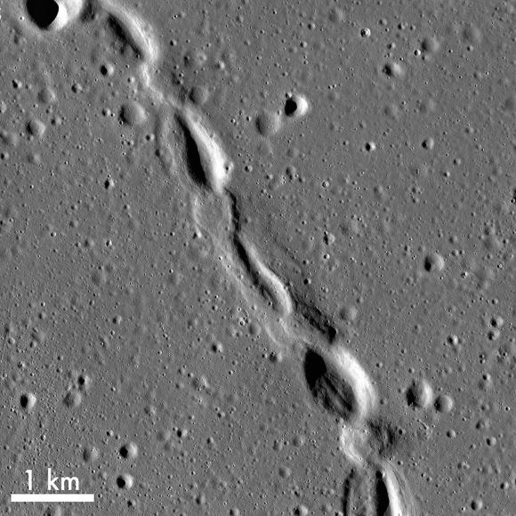 Потенциальные места для баз на Луне: ученые обнаружили следы обрушенных лавовых трубок на Луне