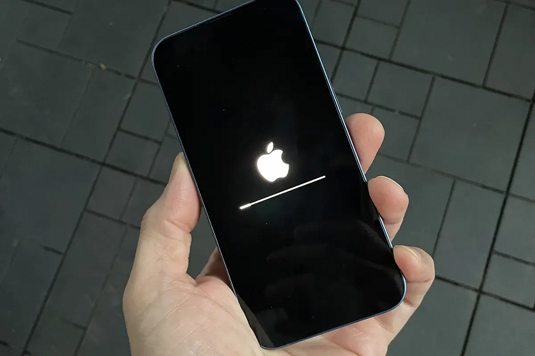Apple создала новое устройство: оно предназначено для обновления запечатанных iPhone