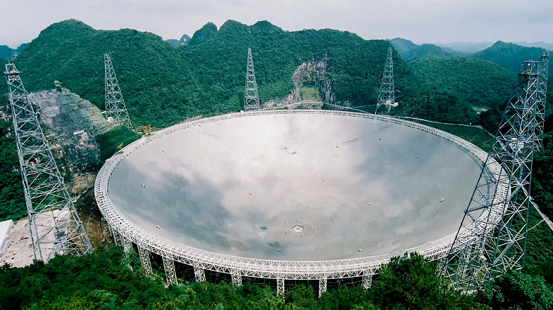 Китайский телескоп FAST обнаружил 76 новых слабых пульсаров