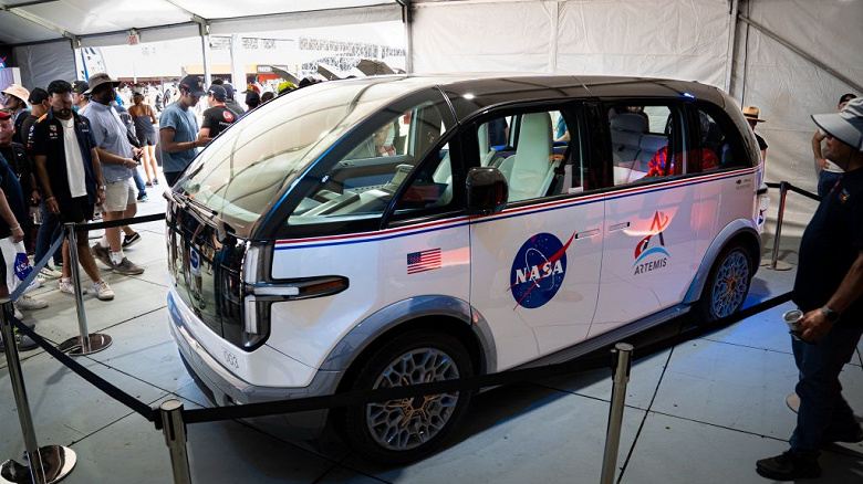 Роскошный интерьер автомобилей Canoo для астронавтов программы Artemis: эстетика и комфорт