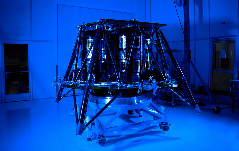 Firefly Aerospace завершила сборку посадочного модуля Blue Ghost для лунной миссии NASA CLPS, запланированной на 2024 год