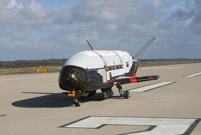 Space X запустила Falcon Heavy с беспилотным космопланом Boeing X-37B