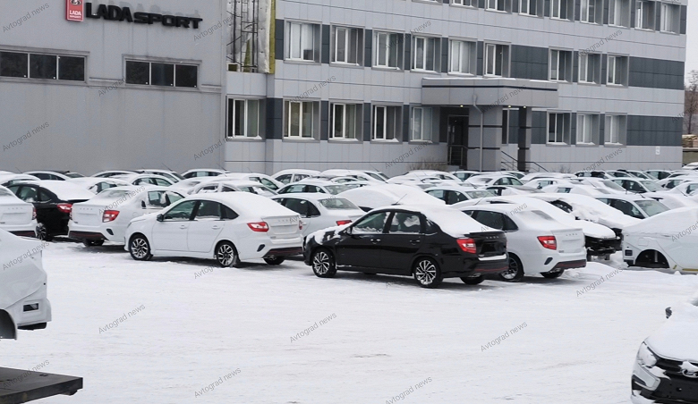 Выпуск новой Lada Vesta Sportline приостановлен: нет кузовов и подушек безопасности