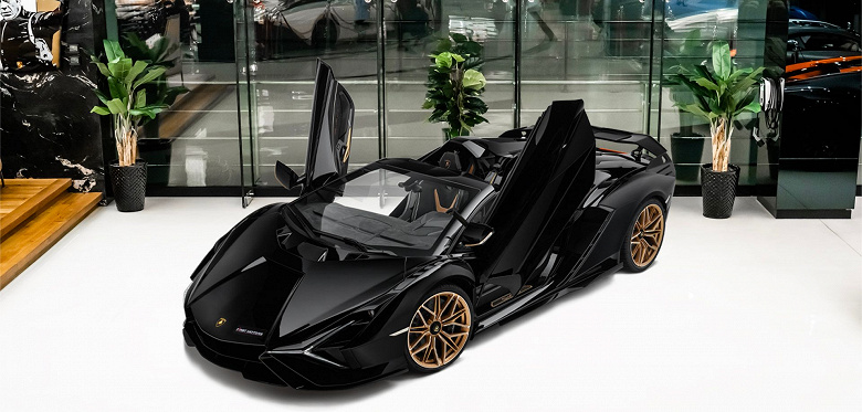 Такой в мире всего один, поэтому и цена соответствующая — полностью черный Lamborghini Sian выставили на продажу