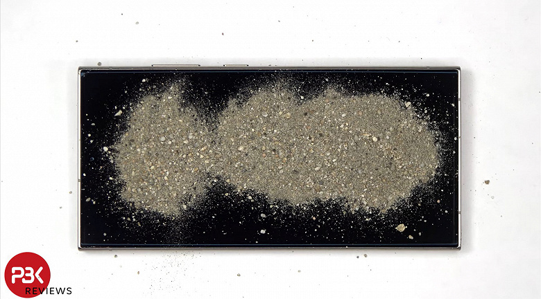 Падения на бетон и испытания песком. Samsung Galaxy S24 Ultra хорошо показал себя в первых тестах на прочность
