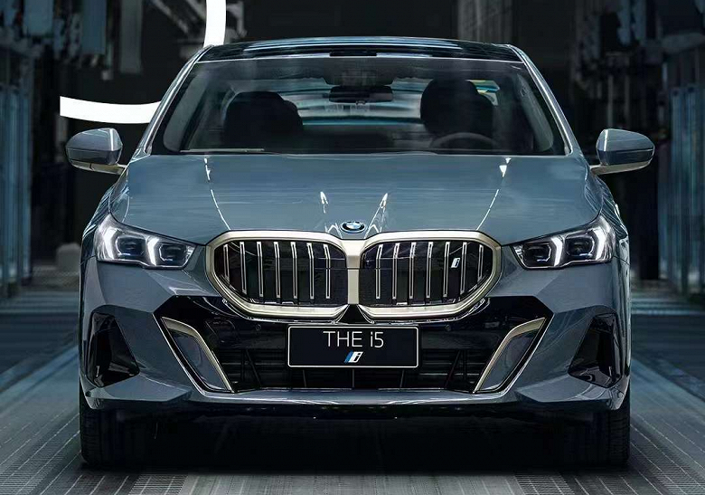 Новейшую «пятёрку» BMW с 31-дюймовым 8K-экраном начали выпускать в Китае: опубликованы живые фото, названы все версии
