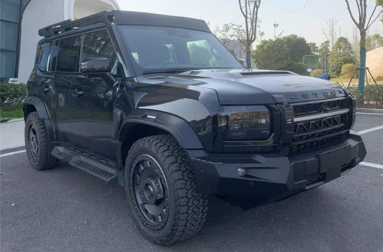 Самый популярный новый внедорожник в Китае Jetour Traveler получил еще более брутальную версию. Jetour JMK Traveler выйдет в апреле