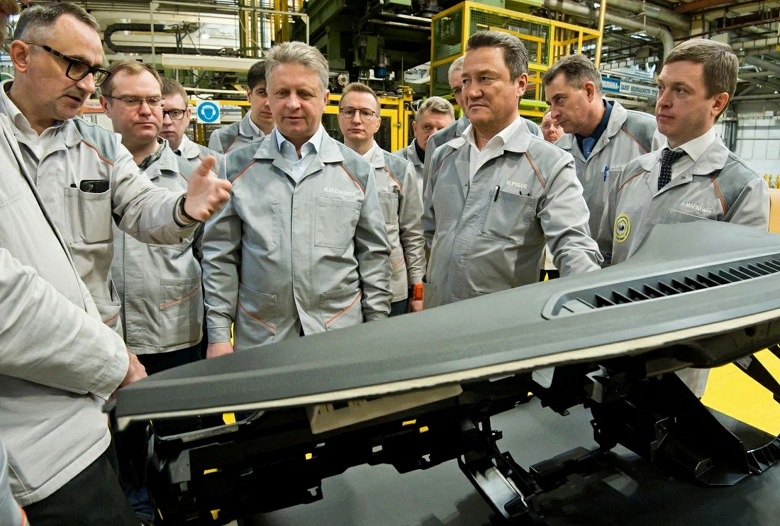 АвтоВАЗ представил новую мягкую многослойную панель для Lada Vesta
