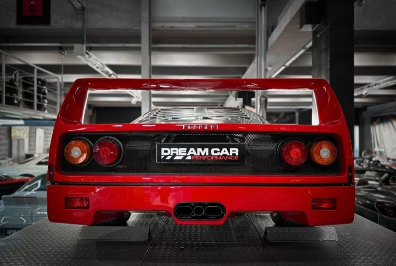 Самая дорогая Ferrari появилась на Авто.ру за 300 млн рублей. Из них 55 млн рублей дилер хочет за доставку в Россию