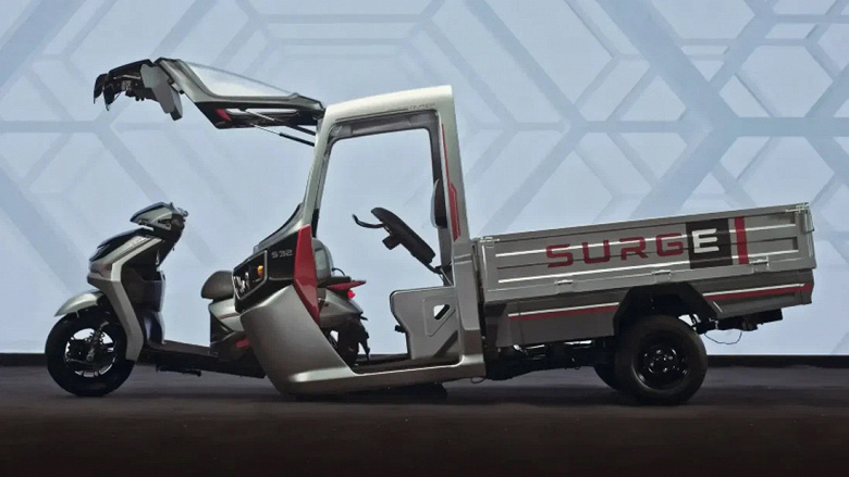 В Индии представили рикшу-трансформер: за 3 секунды трёхколесная повозка превращается в скутер