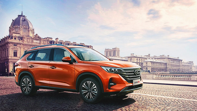 Geely Emgrand – самая дешевая в России машина с классическим автоматом. Кто еще входит в рейтинг топ-5 от «Автоновости дня»?