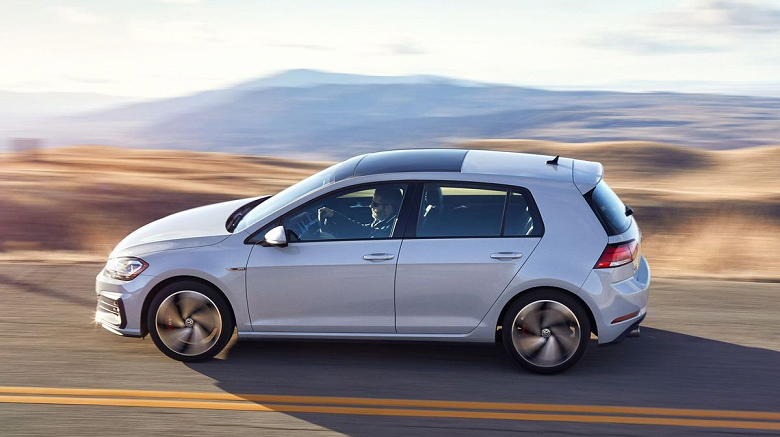 Сотни тысяч Volkswagen и Audi отзывают из-за утечки топлива из бензобака