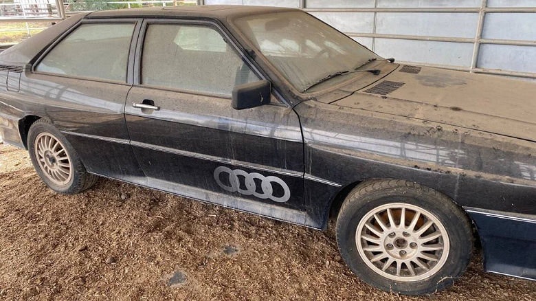 The legendary Audi Quattro was kept in the showroom for many years, and now it has been put up for auction.