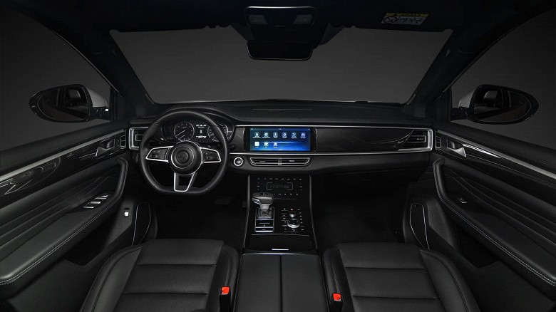 231 л.с., классический «автомат», полный привод и хорошее оснащение — за 3,99 млн рублей. Объявлена стоимость большого кроссовера DFSK ix7, выпускаемого в России