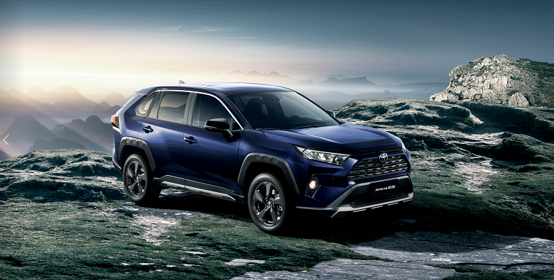 Toyota, где хваленое качество? Китайцы массово жалуются на Toyota RAV4: машине год или даже меньше, а она уже начинает ржаветь