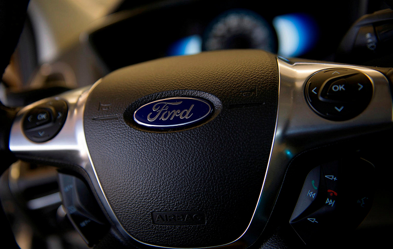 Снова печально известные подушки Takata. На Ford Mustang, Ranger, Fusion, Edge и других машинах их могли неправильно отремонтировать