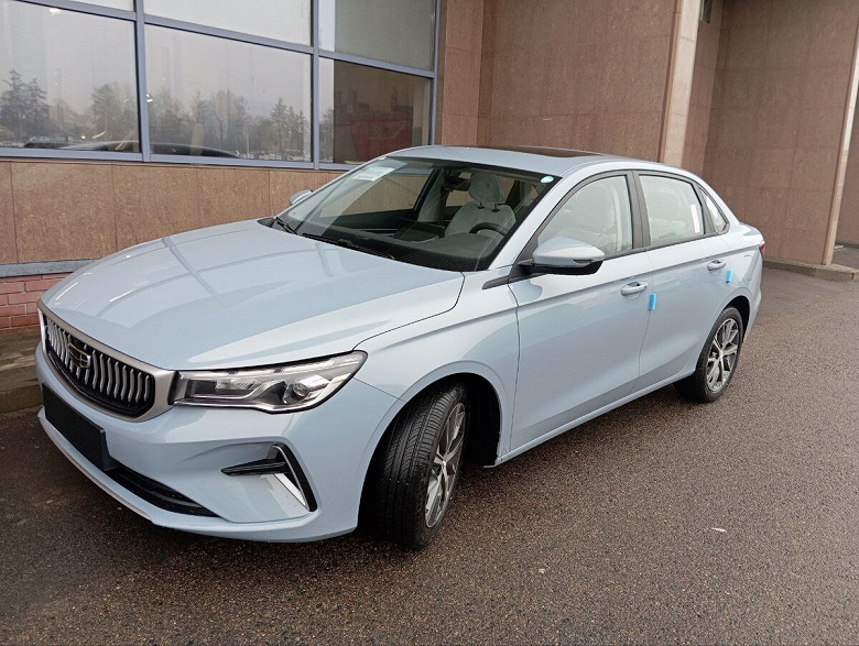 Это обновленный Geely Emgrand для России и Белоруссии: живые фото и все подробности