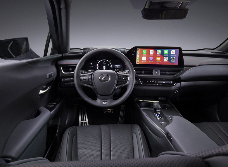 Представлен новый Lexus UX 300h. Мощность подросла до 199 л.с., цена увеличилась до 38 тыс. долларов