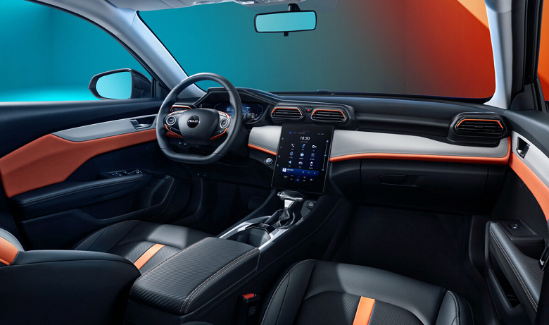 За эквивалент 1,5 млн российских рублей в Белоруссии продают седан Dongfeng Shine: платформа как у Сitroen C4, двигатель DFM-Honda, коробка — немецкий «робот» Getrag