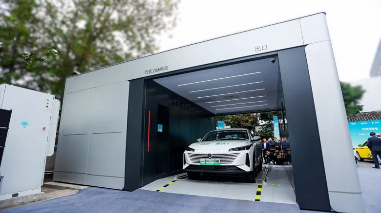 Запас хода 515 км за 2 минуты: представлен первый электромобиль Changan со сменной батареей