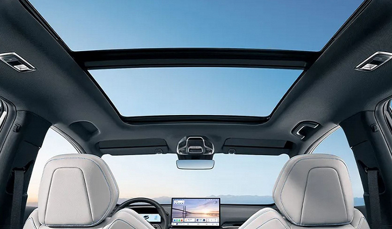 Представлен новый Geely Coolray: 18-дюймовые колесные диски, медиасистема с огромным экраном, 180 л.с. &mdash; всего 11 тыс. долларов