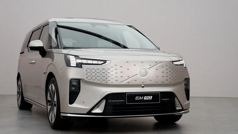 Это первый в истории минивэн Volvo. В России уже можно заказать Volvo EM90 Это первый в истории минивэн Volvo. В России уже можно заказать Volvo EM90
