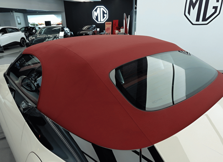 Складываемая на ходу крыша, двери-ножницы и отличная динамика. MG Cyberster Red Top Edition поступил в продажу в Китае