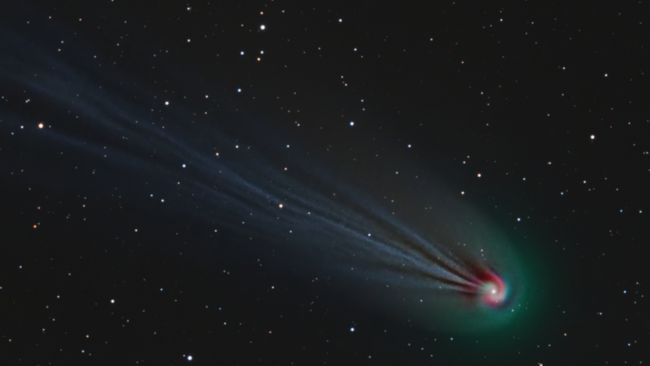 По мере приближения «Дьявольской кометы» 12P/Pons-Brooks к Солнцу, астрофотографы открывают всё более интересные детали: в ядре кометы запечатлели светящуюся спираль
