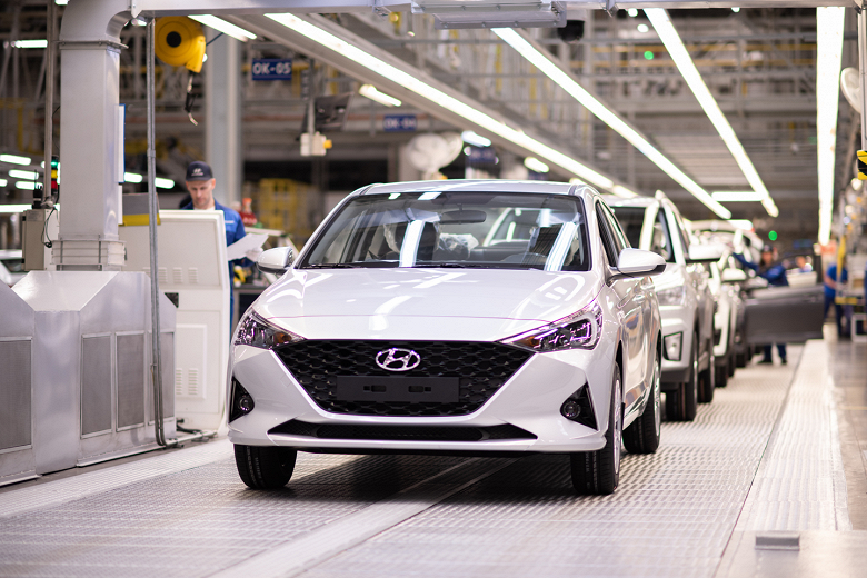 Что касается возможной поставки деталей для новых Solaris: Hyundai «не может комментировать» происходящее на бывшем заводе в России