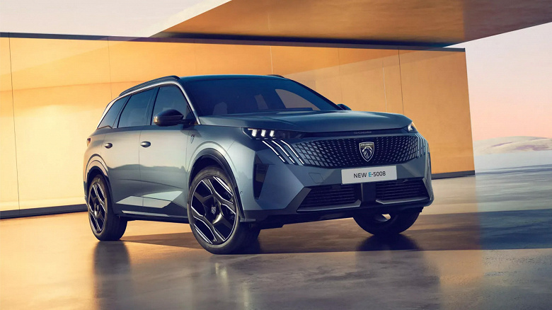 Просторный, 7-местный, гибридный и авангардный. Представлен флагманский кроссовер Peugeot 5008 нового поколения