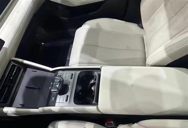 Новый BYD с расходом менее 4 л на 100 км: BYD Qin L показали внутри и снаружи Новый BYD с расходом менее 4 л на 100 км: BYD Qin L показали внутри и снаружи