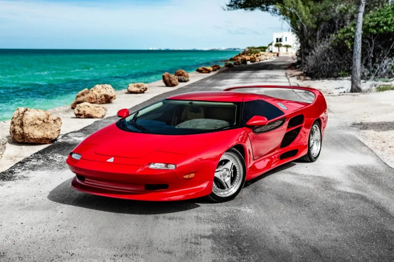 Мало кто знает об этом суперкаре. Редчайший Vector М12 с мотором Lamborghini V12, которым управлял Джереми Кларксон, выставлен на продажу