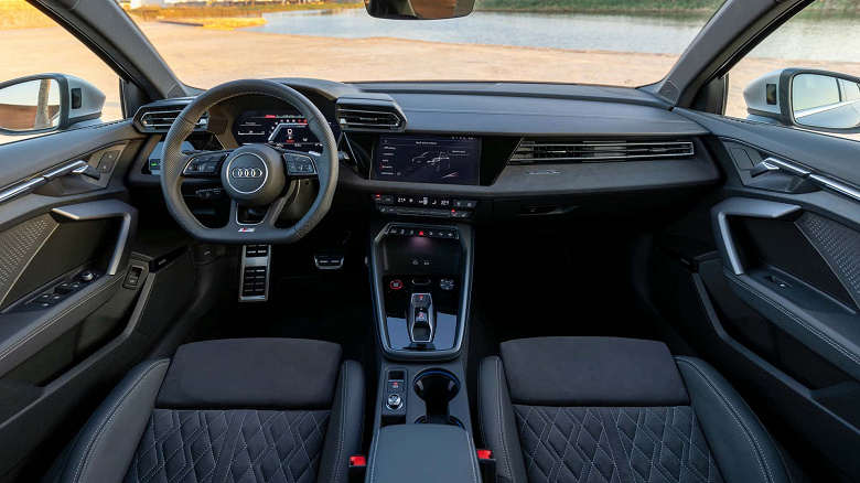 Представлен Audi S3 2025 — наконец-то он мощнее Volkswagen Golf R