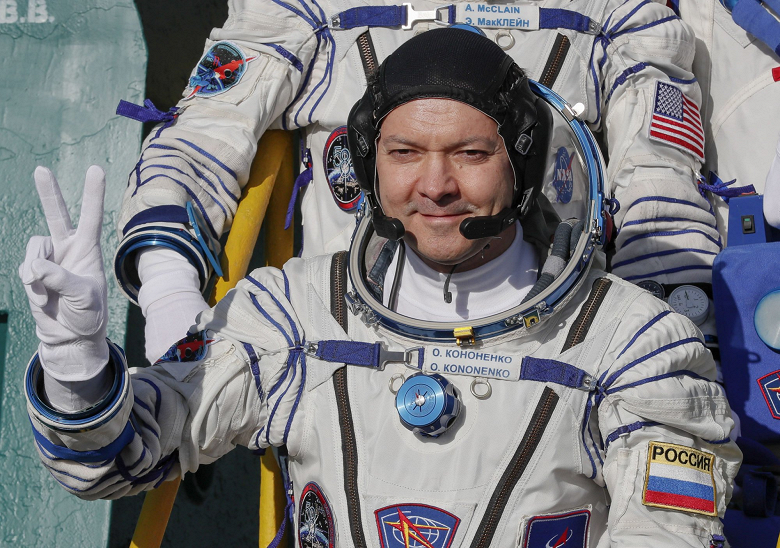 Космонавты с МКС поздравили россиян с Днём космонавтики