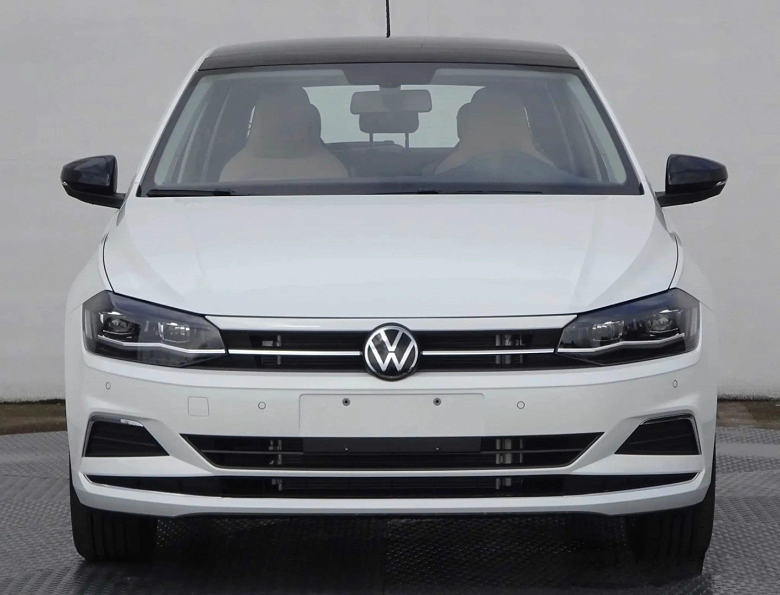 Volkswagen Polo 2024 года выходит в Китае: живые фото внутри и снаружи