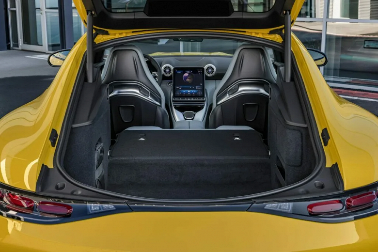 Представлен Mercedes-AMG GT 43 — первый AMG GT, оснащённый четырёхцилиндровым двигателем