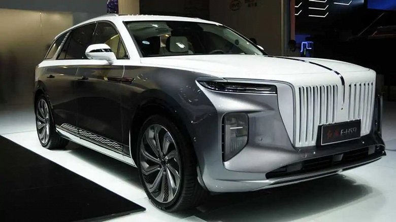 Новые Aurus будут выпускать при поддержке китайского партнера, возможно, Hongqi. Бывший завод Toyota также будет собирать премиальные китайские авто