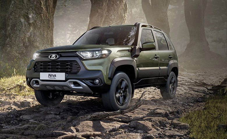 АвтоВАЗ начал выпускать Lada Niva Travel с двумя подушками безопасности, с новым рулем и в новом цвете