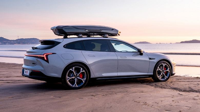 Палатка на крыше, большая кровать в салоне, 128-строчный лидар, практичный кузов &laquo;универсал&raquo; &mdash; недорого. Neta S wagon доступен для предзаказа в Китае