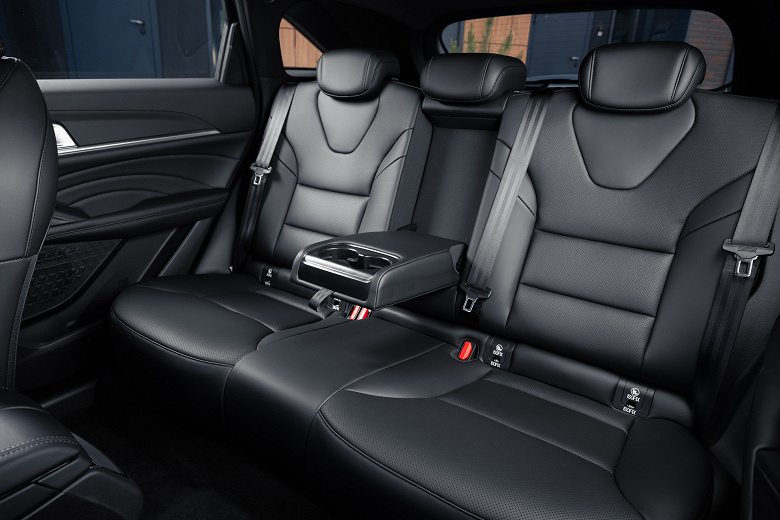 Новейший Haval F7 &mdash; всего 2,3 млн рублей. Продажи новинки стартуют в Белоруссии, там кроссовер сильно дешевле, чем в России