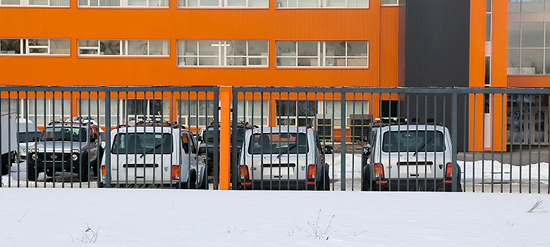 Lada Niva Bronto начали красить в новый цвет